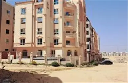 Apartment - 3 Bedrooms - 2 Bathrooms for sale in Gamal Abdel-Nasser Axis - 6 October City - Giza