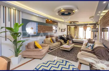 Apartment - 3 Bedrooms - 1 Bathroom for sale in Omar Lotfy St. - Ibrahimia - Hay Wasat - Alexandria