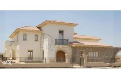 Villa - 5 Bedrooms - 5 Bathrooms for sale in Uptown Cairo - Mokattam - Cairo