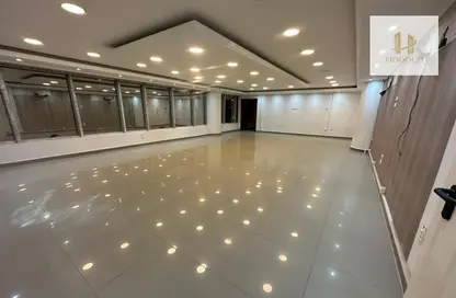 Office Space - Studio - 4 Bathrooms for rent in Mohamed Naguib Axis - Abou El Houl - New Cairo City - Cairo