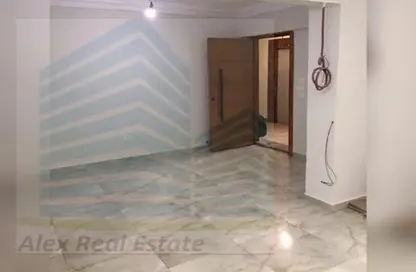 Apartment - 3 Bedrooms - 2 Bathrooms for rent in Nady Smouha Al Riyadi St. - Smouha - Hay Sharq - Alexandria