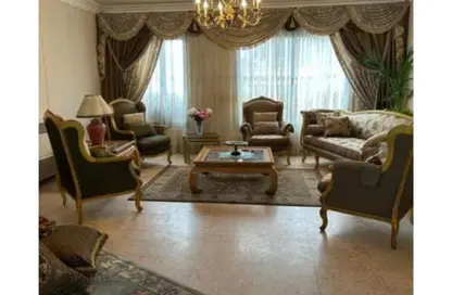 Apartment - 3 Bedrooms - 2 Bathrooms for rent in Fareed Semeika St. - El Hegaz Square - El Nozha - Cairo