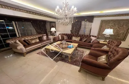 Apartment - 3 Bedrooms - 3 Bathrooms for sale in Cornish El Nile St. - Maadi - Hay El Maadi - Cairo