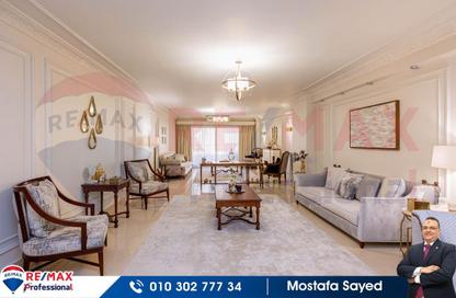 Apartment - 4 Bedrooms - 3 Bathrooms for sale in Mostafa Maher St. - Glim - Hay Sharq - Alexandria