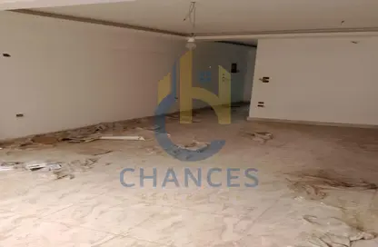 Apartment - 3 Bedrooms - 2 Bathrooms for sale in Thirteenth Sector - Zahraa El Maadi - Hay El Maadi - Cairo