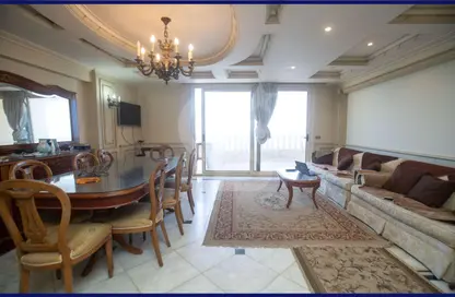 Apartment - 3 Bedrooms - 2 Bathrooms for rent in Al Geish Road - Saraya - Sidi Beshr - Hay Awal El Montazah - Alexandria