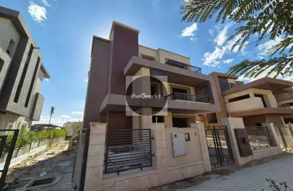 Villa - 6 Bedrooms - 7 Bathrooms for sale in New Giza - Cairo Alexandria Desert Road - 6 October City - Giza