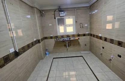 Apartment - 3 Bedrooms - 3 Bathrooms for sale in Omar Ibn Al Khattab St. - Al Sefarat District - Nasr City - Cairo