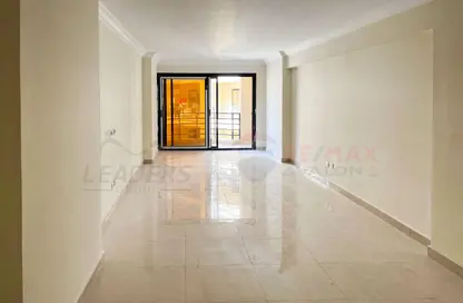 Apartment - 3 Bedrooms - 3 Bathrooms for rent in New Smouha - Smouha - Hay Sharq - Alexandria