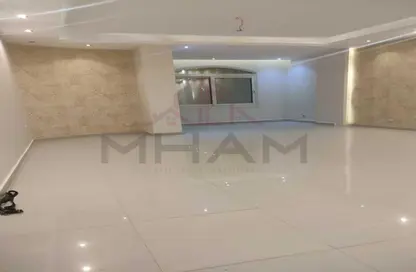 Apartment - 3 Bedrooms - 2 Bathrooms for sale in Area B - Ganoob El Acadimia - New Cairo City - Cairo