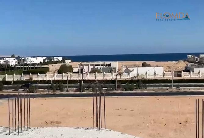 Apartment - 2 Bedrooms - 2 Bathrooms for sale in Magawish - Hurghada - Red Sea