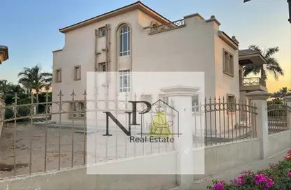 Villa - 6 Bedrooms - 6 Bathrooms for sale in Greens - 6th District - Sheikh Zayed City - Giza