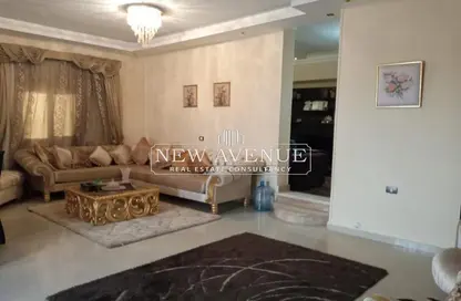 Apartment - 3 Bedrooms - 3 Bathrooms for sale in Al Sheikh Ibrahim Hamroush St. - El Banafseg 7 - El Banafseg - New Cairo City - Cairo