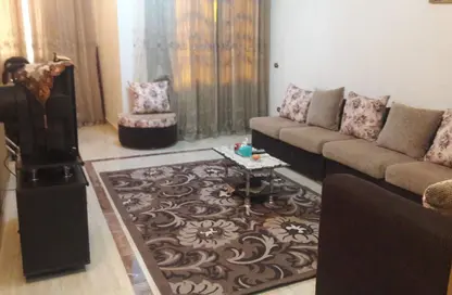 Apartment - 3 Bedrooms - 1 Bathroom for sale in Zahraa Al Maadi St. - Degla - Hay El Maadi - Cairo