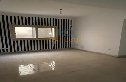 Apartment - 3 Bedrooms - 3 Bathrooms for sale in Area B - Ganoob El Acadimia - New Cairo City - Cairo