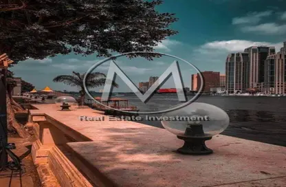 Apartment - 5 Bedrooms - 6 Bathrooms for sale in Mohamed Mazhar St. - Zamalek - Cairo