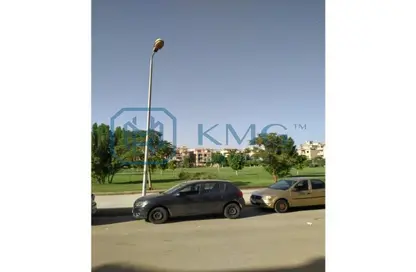 Apartment - 4 Bedrooms - 3 Bathrooms for sale in Al Shaimaa St. - Area F - Ganoob El Acadimia - New Cairo City - Cairo