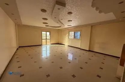 Apartment - 3 Bedrooms - 2 Bathrooms for rent in Doctor Mohamed Youssef St. - El Banafseg 7 - El Banafseg - New Cairo City - Cairo