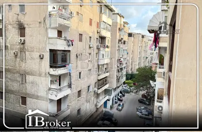 Apartment - 2 Bedrooms - 1 Bathroom for sale in Al Mostashar Mahmoud El Attar St. - Smouha - Hay Sharq - Alexandria