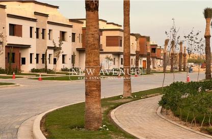 Townhouse - 3 Bedrooms - 5 Bathrooms for sale in Azzar - 5th Settlement Compounds - The 5th Settlement - New Cairo City - Cairo