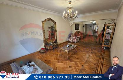 Apartment - 4 Bedrooms - 1 Bathroom for sale in Doctor Sayed Fahmy St. - Smouha - Hay Sharq - Alexandria