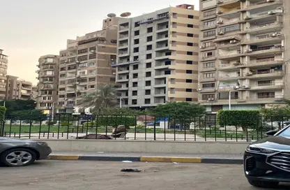 Apartment - 3 Bedrooms - 3 Bathrooms for sale in Al Mahkama Square St. - Mohandessin - Giza