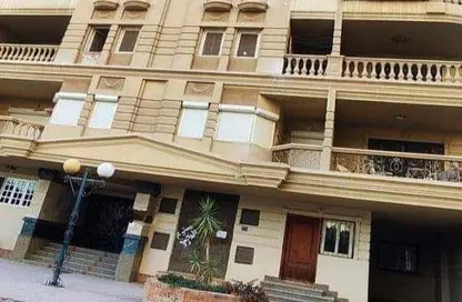 Apartment - 4 Bedrooms - 3 Bathrooms for sale in Al Mohandes Samir Kamal St. - 9th Zone - Nasr City - Cairo
