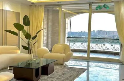 Hotel Apartment - 3 Bedrooms - 2 Bathrooms for sale in Cornish El Nile St. - Maadi - Hay El Maadi - Cairo