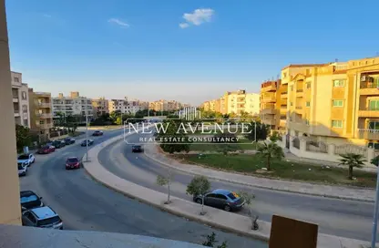 Apartment - 3 Bedrooms - 3 Bathrooms for sale in 2nd Neighborhood - 8th Area - Shorouk City - Cairo