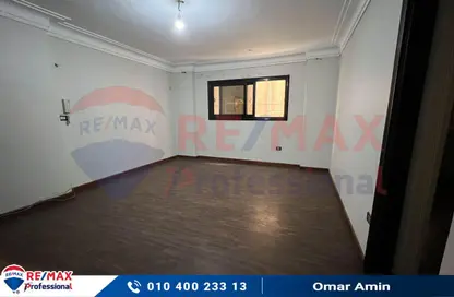 Apartment - 3 Bedrooms - 1 Bathroom for rent in Street 303 - Smouha - Hay Sharq - Alexandria