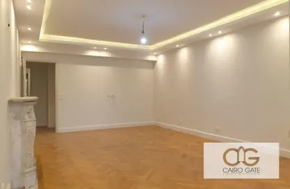 Apartment - 3 Bedrooms - 2 Bathrooms for rent in El Gezirah St. - Zamalek - Cairo