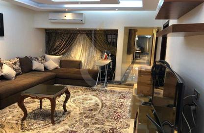 Apartment - 3 Bedrooms - 3 Bathrooms for sale in Cornish El Nile St. - Maadi - Hay El Maadi - Cairo