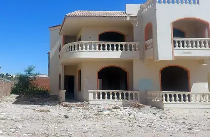 Villa - 4 Bedrooms - 3 Bathrooms for sale in Mubarak 7 - Mubarak Neighborhood - Hurghada - Red Sea