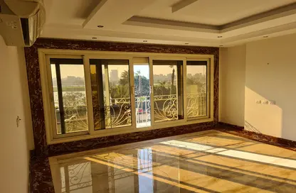 شقة - 3 غرف نوم - 3 حمامات للبيع في شارع كورنيش النيل - الجزيرة - حي دار السلام - القاهرة