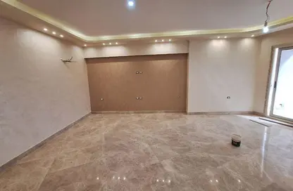 Apartment - 3 Bedrooms - 3 Bathrooms for sale in Degla View - Zahraa El Maadi - Hay El Maadi - Cairo