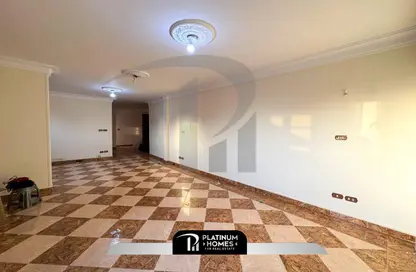 Apartment - 3 Bedrooms - 2 Bathrooms for sale in Bin Mosleh Al Arman St. - Miami - Hay Awal El Montazah - Alexandria