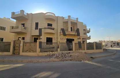 Villa for sale in 4th Neighborhood - 4th District West - Shorouk City - Cairo