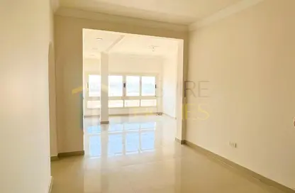 Apartment - 2 Bedrooms - 1 Bathroom for rent in Suez Canal Road - El Shatby - Hay Wasat - Alexandria