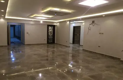 Apartment - 3 Bedrooms - 1 Bathroom for rent in Shehab St. - Mohandessin - Giza