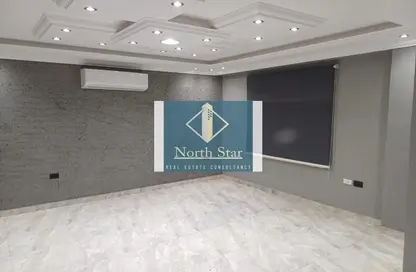 Clinic - Studio - 2 Bathrooms for rent in Zahraa Al Maadi St. - Degla - Hay El Maadi - Cairo