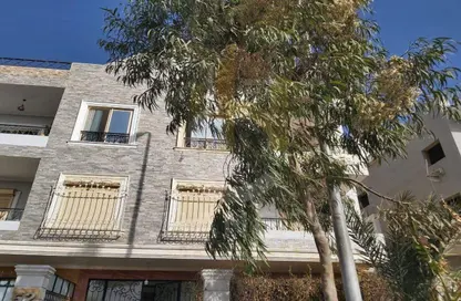 Roof - 3 Bedrooms - 2 Bathrooms for sale in Beram Al Tunsi St. - Al Narges 1 - Al Narges - New Cairo City - Cairo