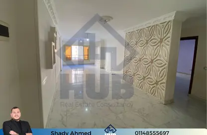 Apartment - 3 Bedrooms - 1 Bathroom for sale in Shaarawy St. - Laurent - Hay Sharq - Alexandria