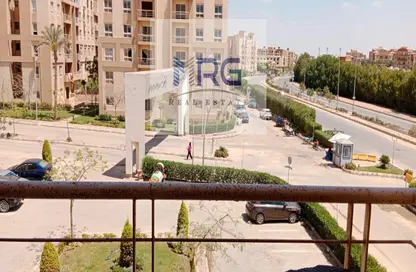 Apartment - 2 Bedrooms - 1 Bathroom for sale in Degla Gardens - Hadayek October - 6 October City - Giza