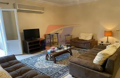 Apartment - 3 Bedrooms - 1 Bathroom for rent in Nagaty Serag St. - 8th Zone - Nasr City - Cairo