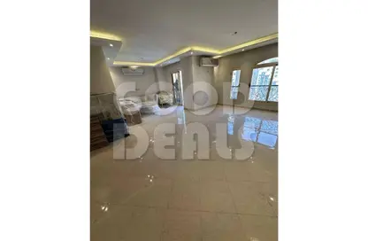 Apartment - 4 Bedrooms - 3 Bathrooms for sale in Hesham Labib St. - 8th Zone - Nasr City - Cairo