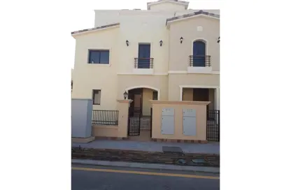 Twin House - 3 Bedrooms - 4 Bathrooms for rent in Uptown Cairo - Mokattam - Cairo