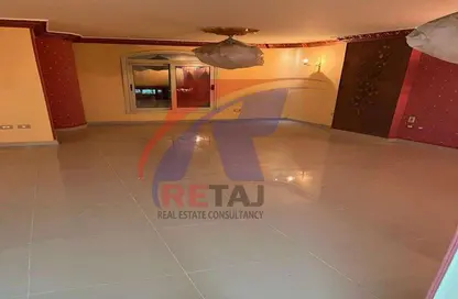 Apartment - 3 Bedrooms - 3 Bathrooms for sale in Mahdy Arafa St. - 9th Zone - Nasr City - Cairo