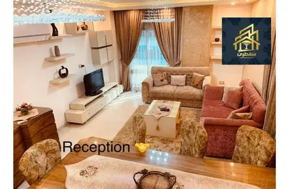 Apartment - 3 Bedrooms - 1 Bathroom for rent in Hussein Kamal St. - Dokki - Giza