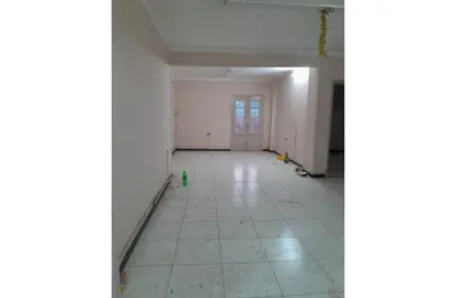 Apartment - 3 Bedrooms - 1 Bathroom for rent in Al Malek Faisal St. - Awel Faisal - Faisal - Hay El Haram - Giza