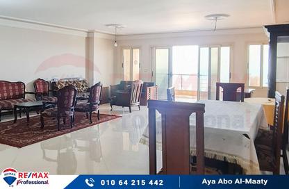 Apartment - 4 Bedrooms - 3 Bathrooms for sale in Al Geish Road - Glim - Hay Sharq - Alexandria